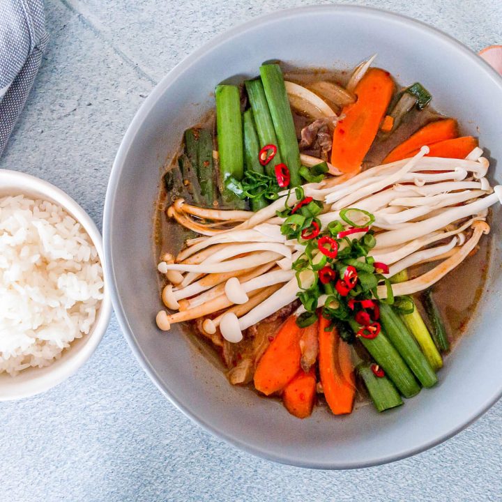 nấm kim châm nấu lẩu